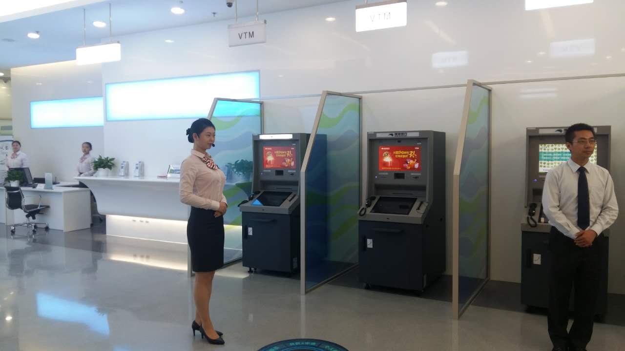 進銀行工作有前途嗎還是去四大工作好?銀行里最吃香的崗位有哪些