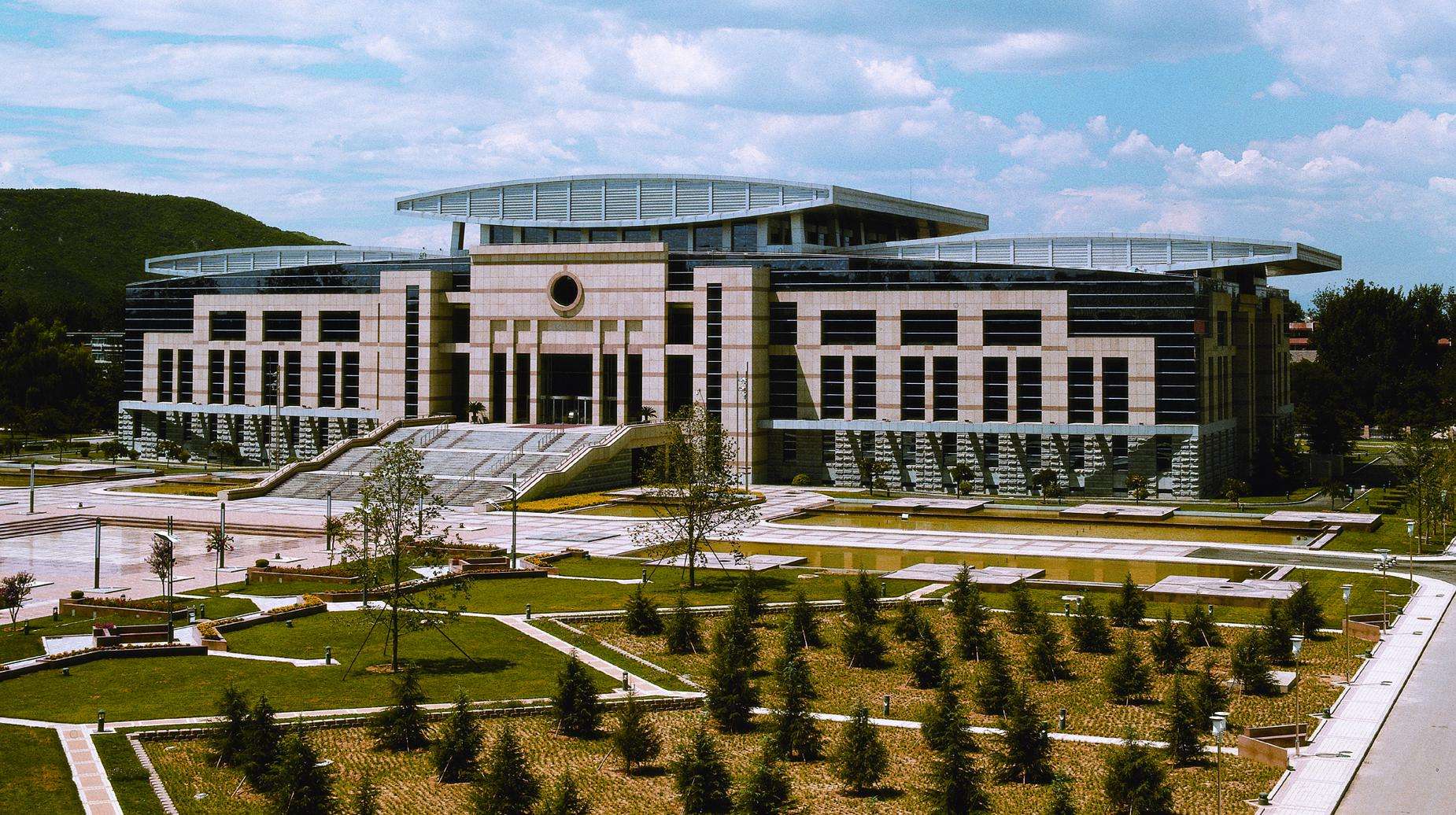 中央黨校研究生有哪些出路?畢業(yè)包分配嗎就業(yè)前景及方向分析?